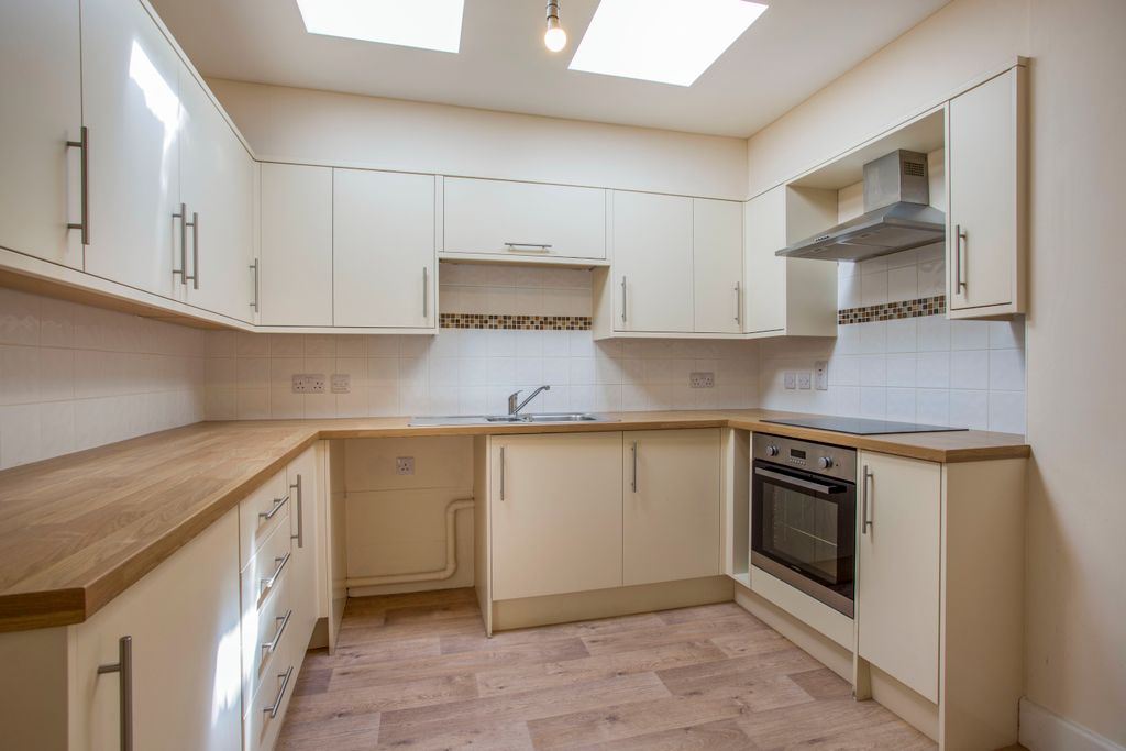 Property photo 3 of 12 c55Fa5Fe-4c6F-411d-B