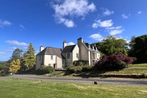 Property photo 1 of 42 Family Home Set In A Beautiful Country Estate