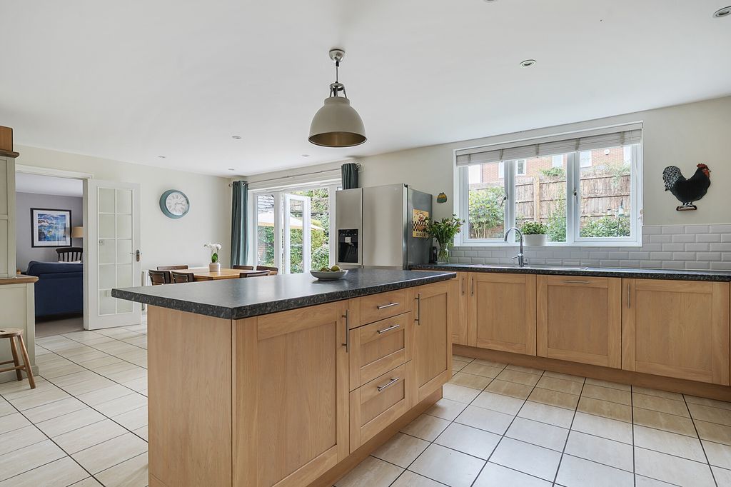 Property photo 2 of 24