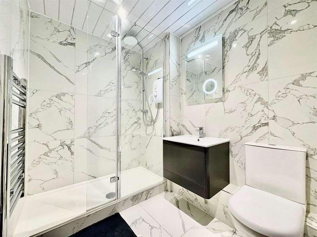 Property photo 3 of 15 18.Jpg