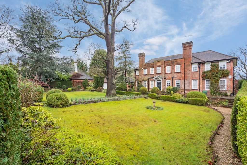 Property photo 1 of 32