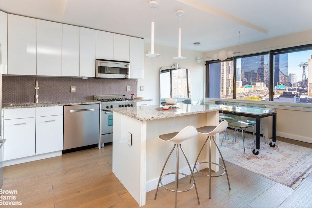 Property photo 3 of 12 <Alttext/>