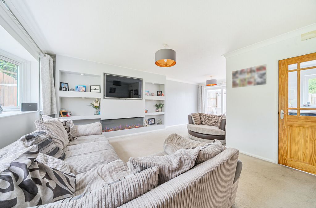 Property photo 2 of 12 1453289-16-69F0c6...