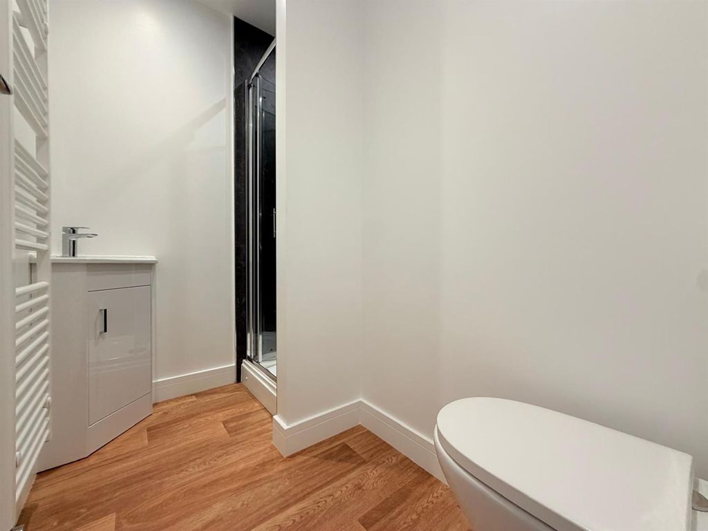 Property photo 2 of 4 Shower Room