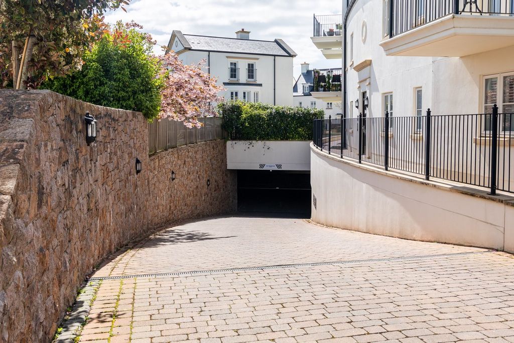 Additional image 20 of 1 bed flat for salePrinces Tower Road, St Saviour JE2