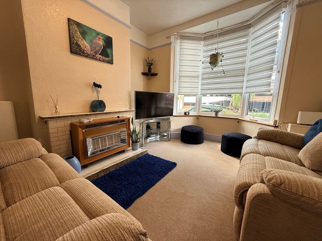 Property photo 2 of 13 Lounge