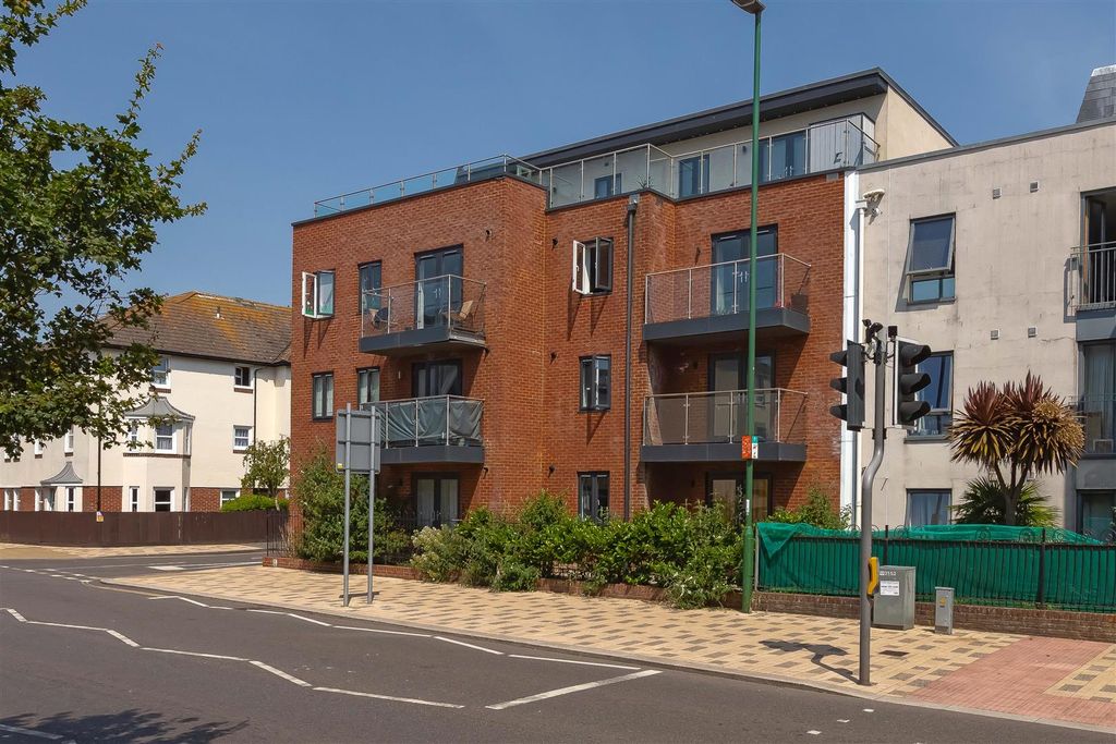 Property photo 1 of 13 Saxon Court_10.Jpg