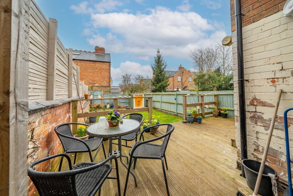 Property photo 2 of 23 Terrace / Patio