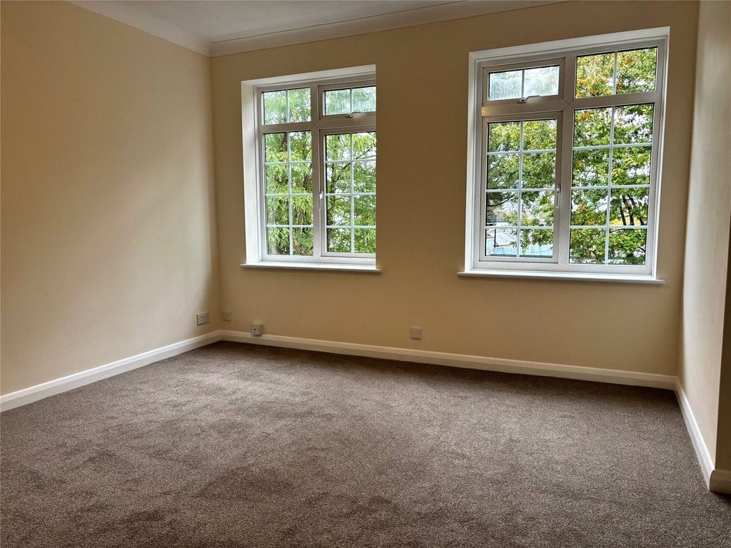 Property photo 2 of 9 Picture No. 21