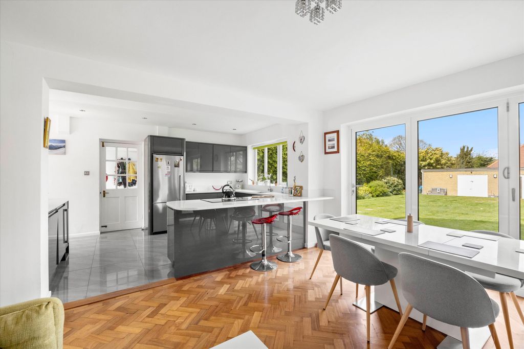 Property photo 3 of 17 Image