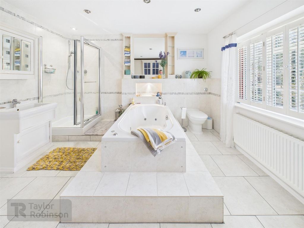 Property photo 2 of 23 Cam02600G0-Pr0415-Still017.Jpg