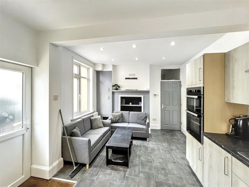 Property photo 3 of 9 Photos 23 Colman_Img_1145 (1).Jpg