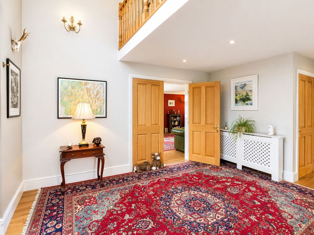 Property photo 2 of 28