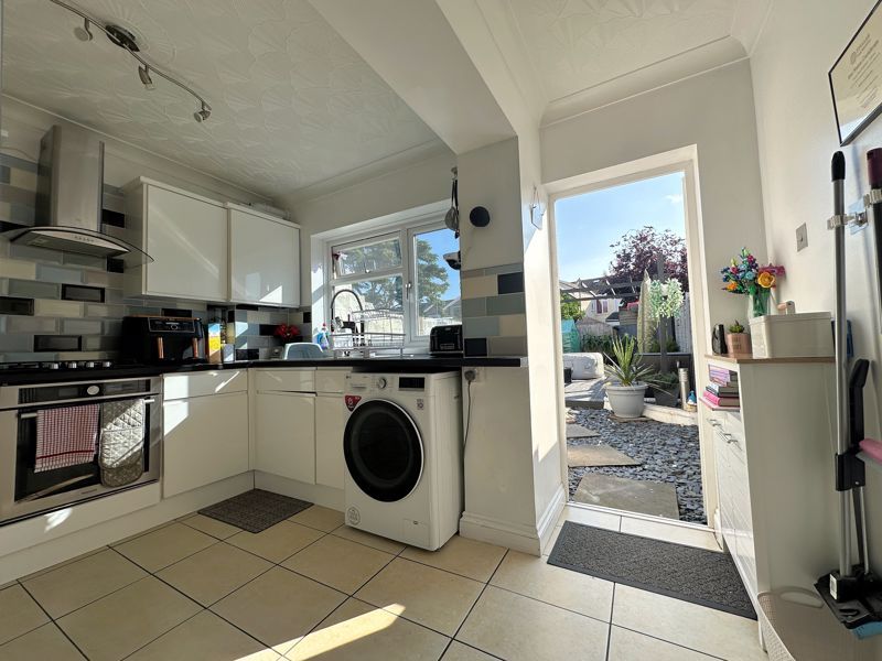 Property photo 2 of 16 Kitchen