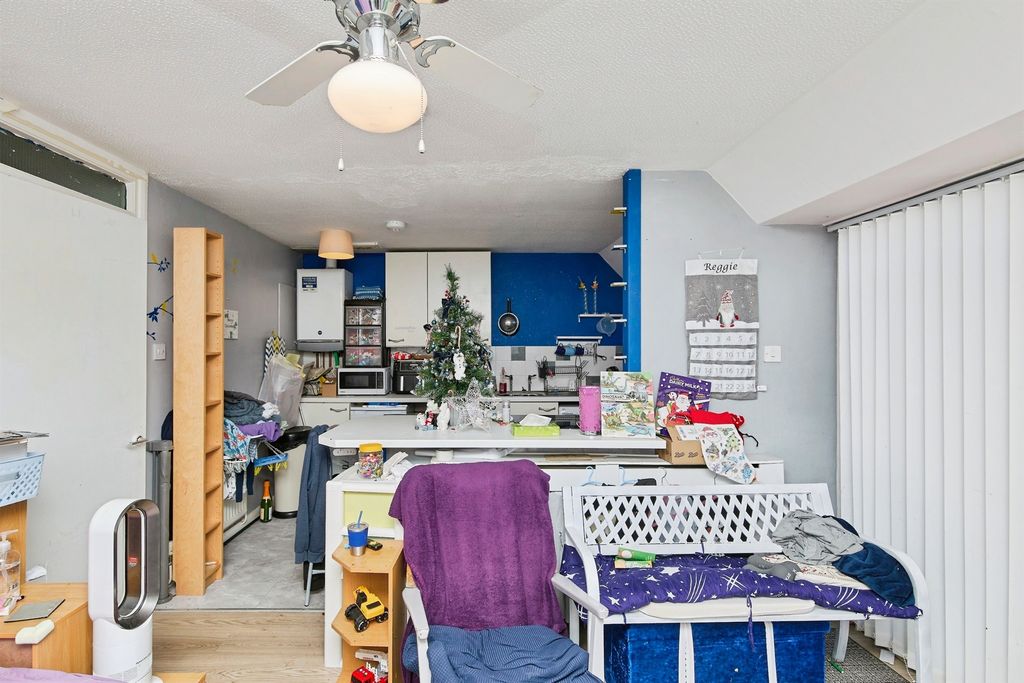 Property photo 3 of 13