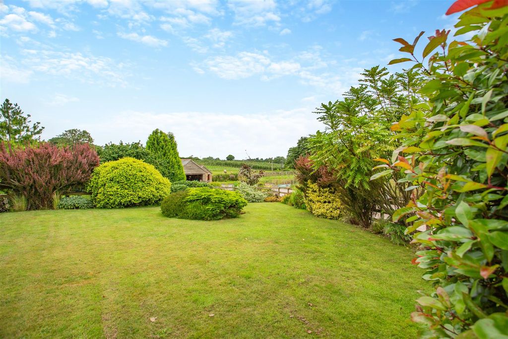 Property photo 3 of 33