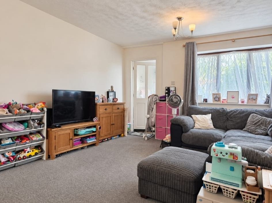 Property photo 3 of 11