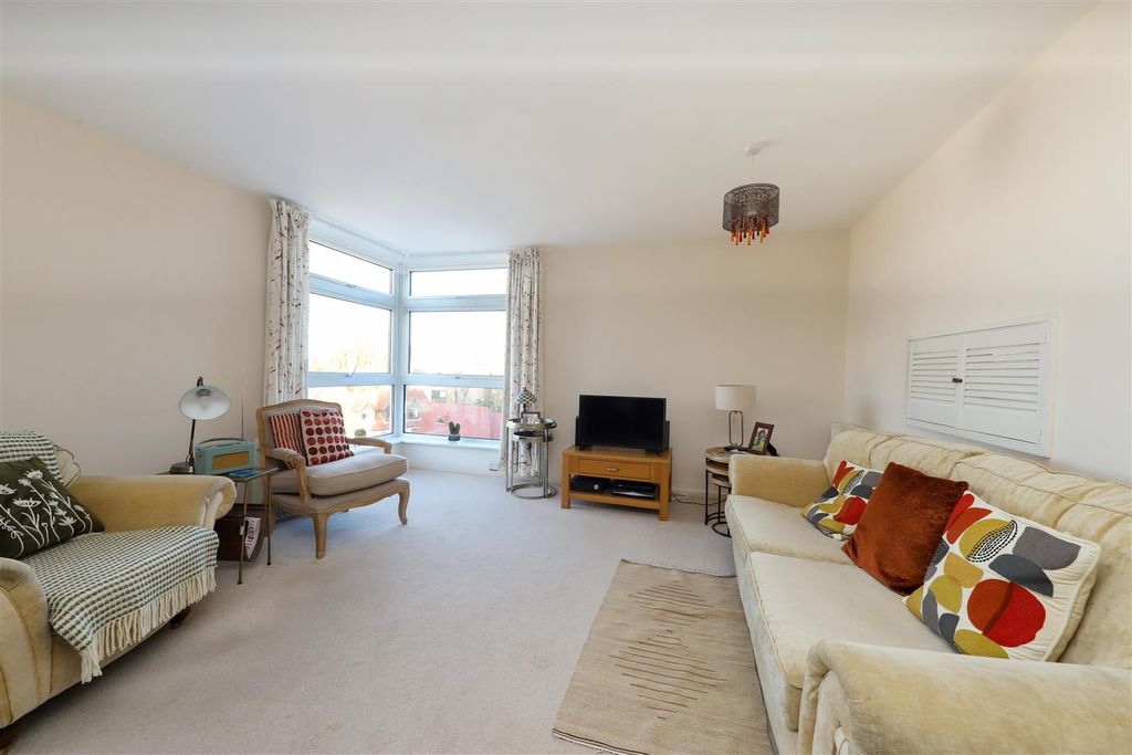 Property photo 2 of 12 Living Room