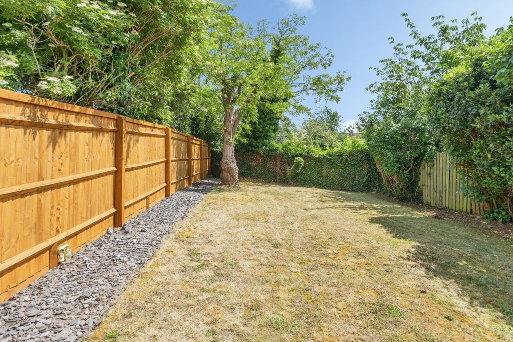 Property photo 3 of 13 Large Garden