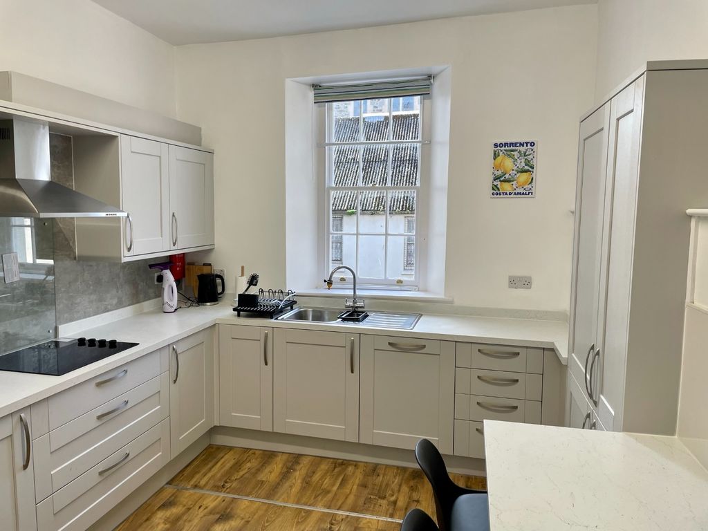 Property photo 3 of 31