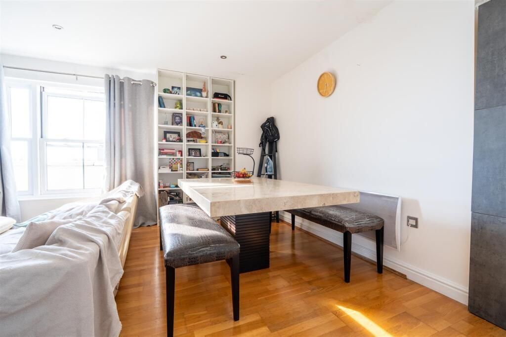 Additional image 4 of 2 bed flat to rentDale Street, Leamington Spa CV32