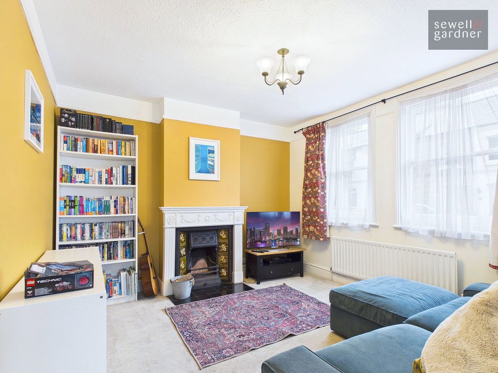 Property photo 2 of 19