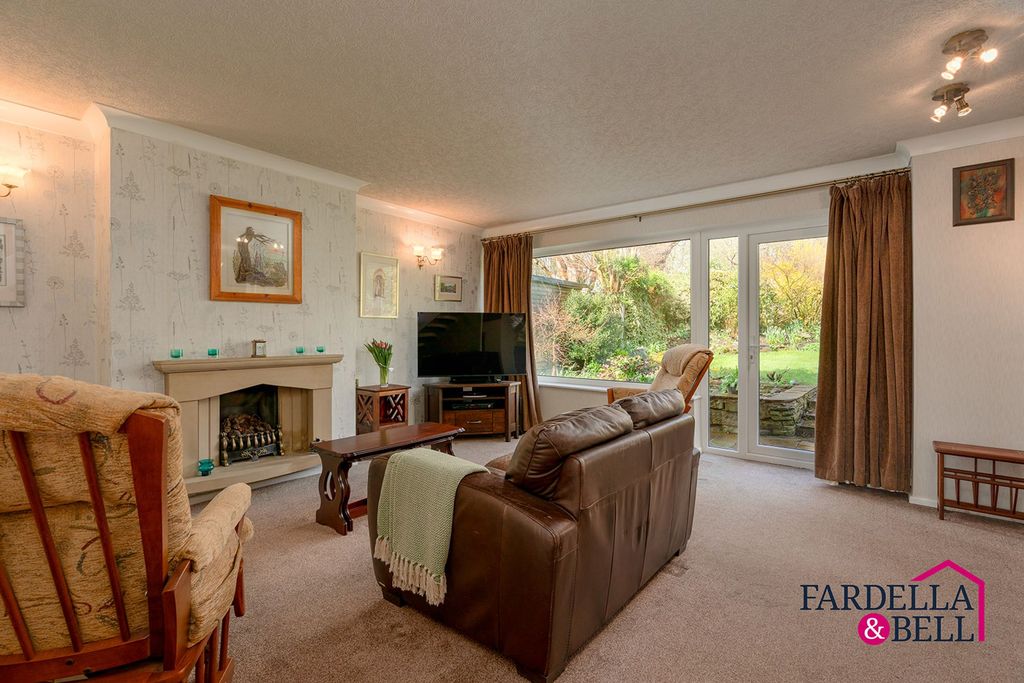 Property photo 2 of 19