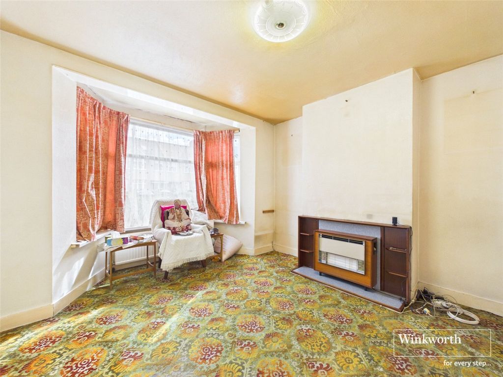 Property photo 2 of 16 Picture No. 11