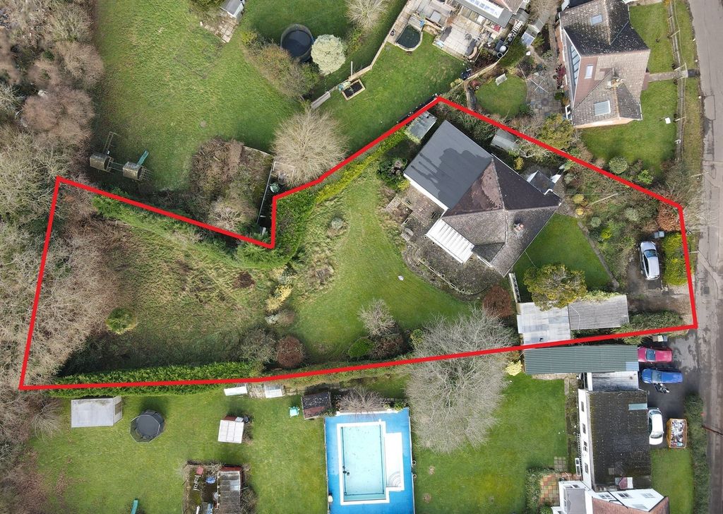 Property photo 2 of 33