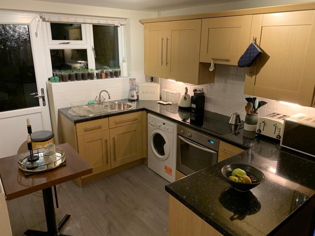 Property photo 2 of 6 Kitchen.Jpg