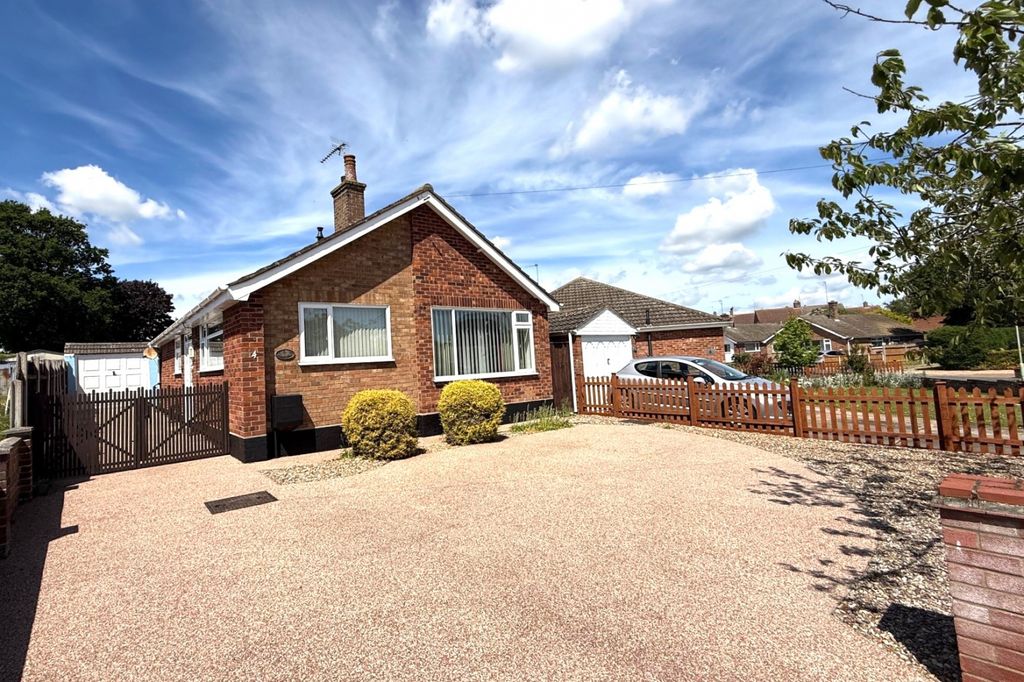 Property photo 1 of 15 Detached Two Bed Bungalow For Sale