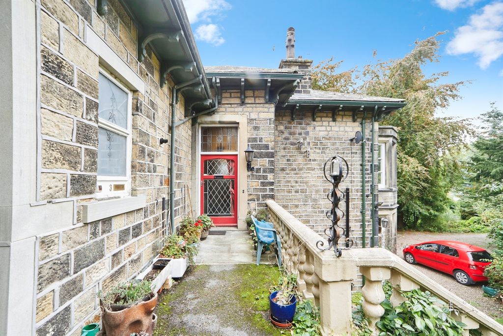 Property photo 2 of 14