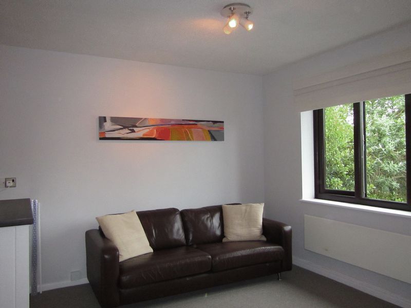 Property photo 2 of 8 Photo 4