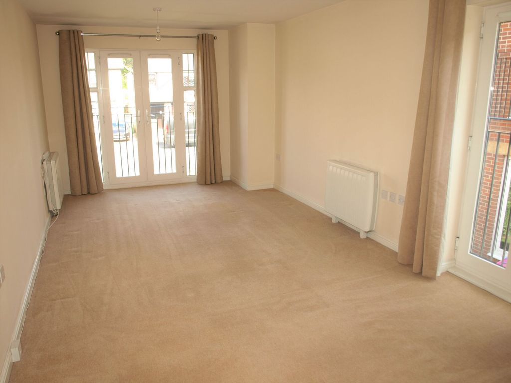 Property photo 2 of 7 Living Room