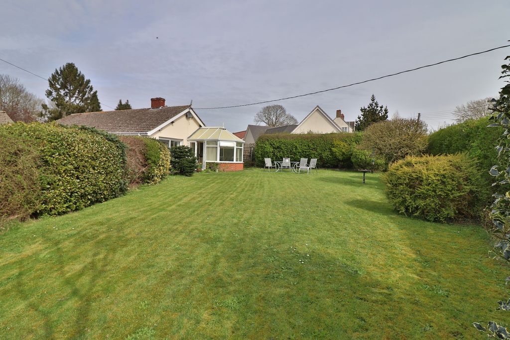 Property photo 2 of 11