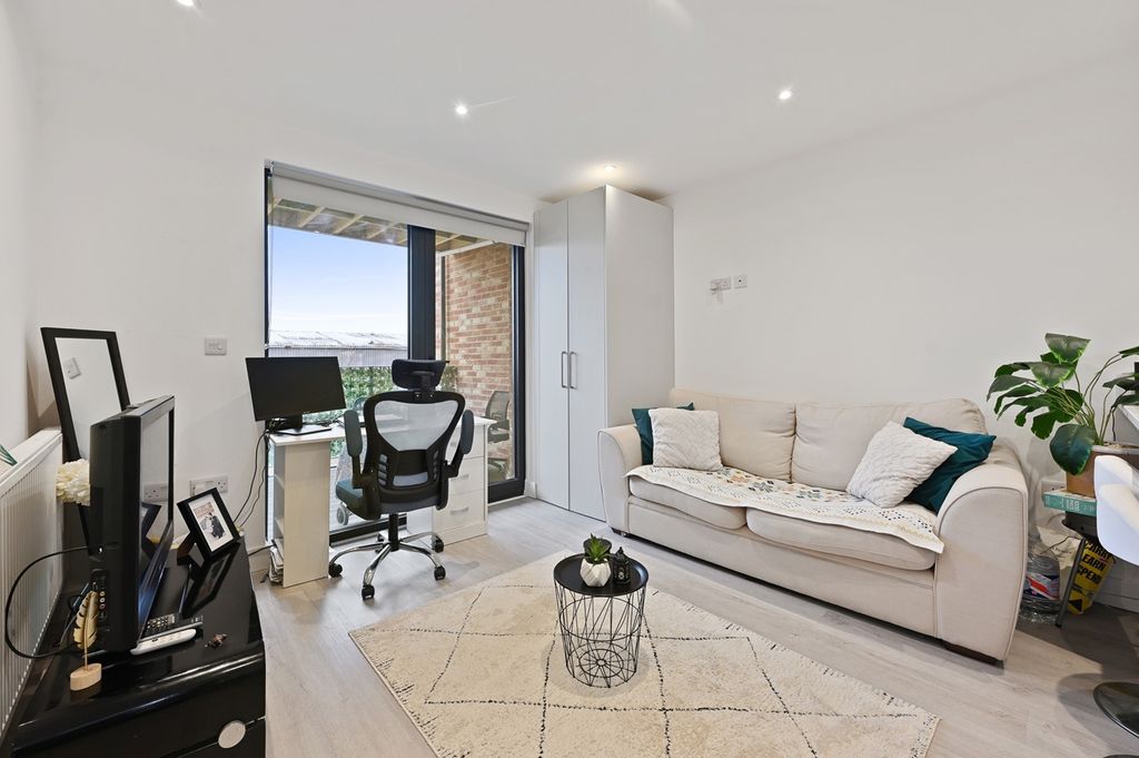 Property photo 2 of 7