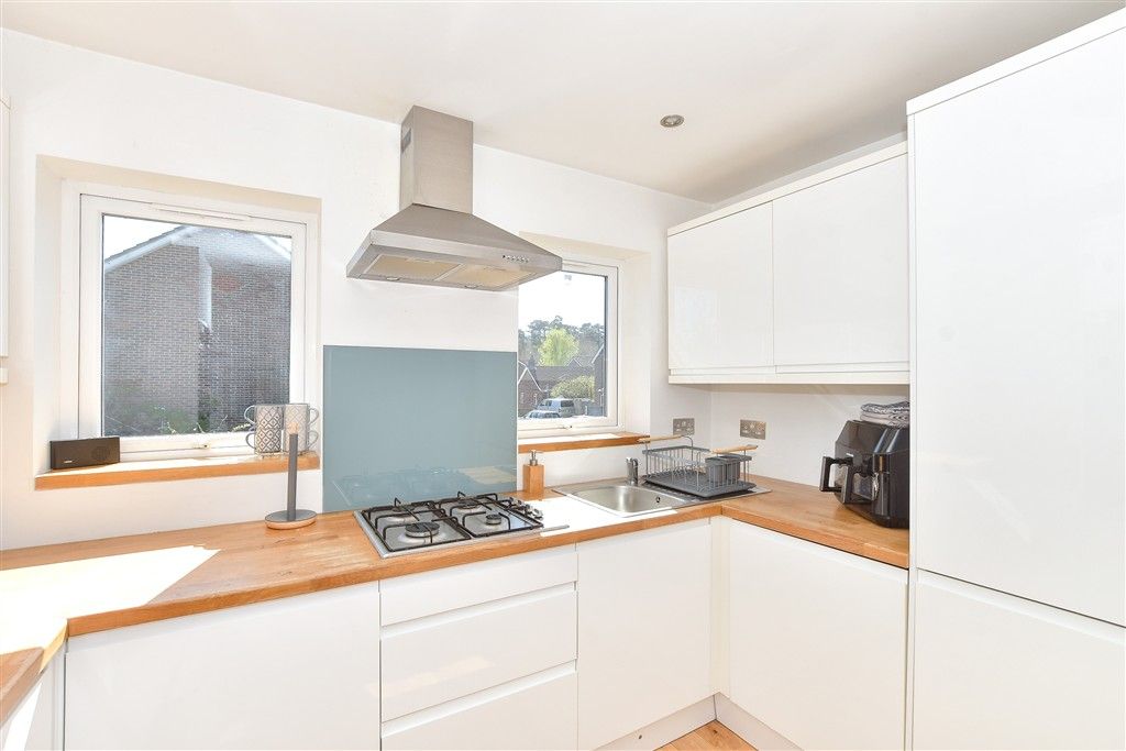 Property photo 2 of 11 Kitchen