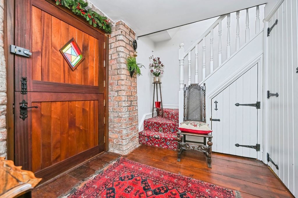 Property photo 2 of 34 Pbox-Img.Jpg