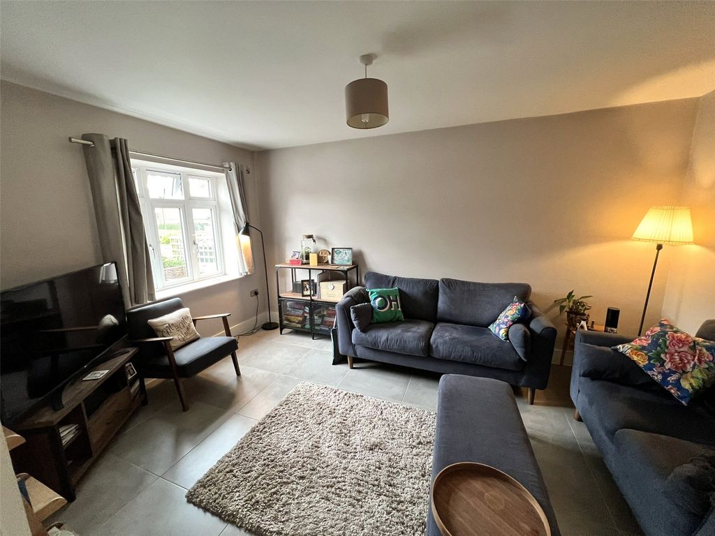 Property photo 2 of 11 Picture No. 12