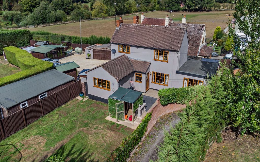 Property photo 1 of 27 Northwood Farm House
