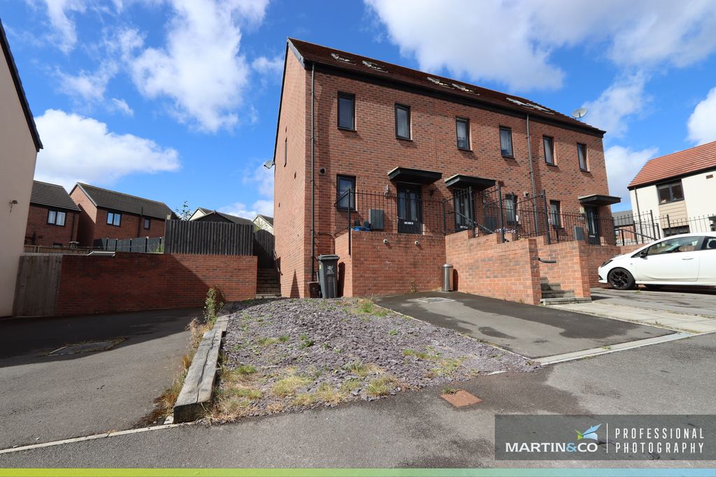 Property photo 1 of 22