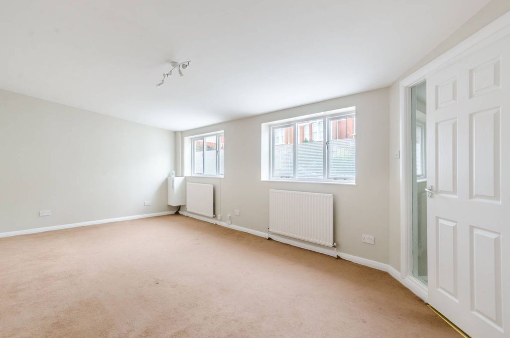 Property photo 1 of 4