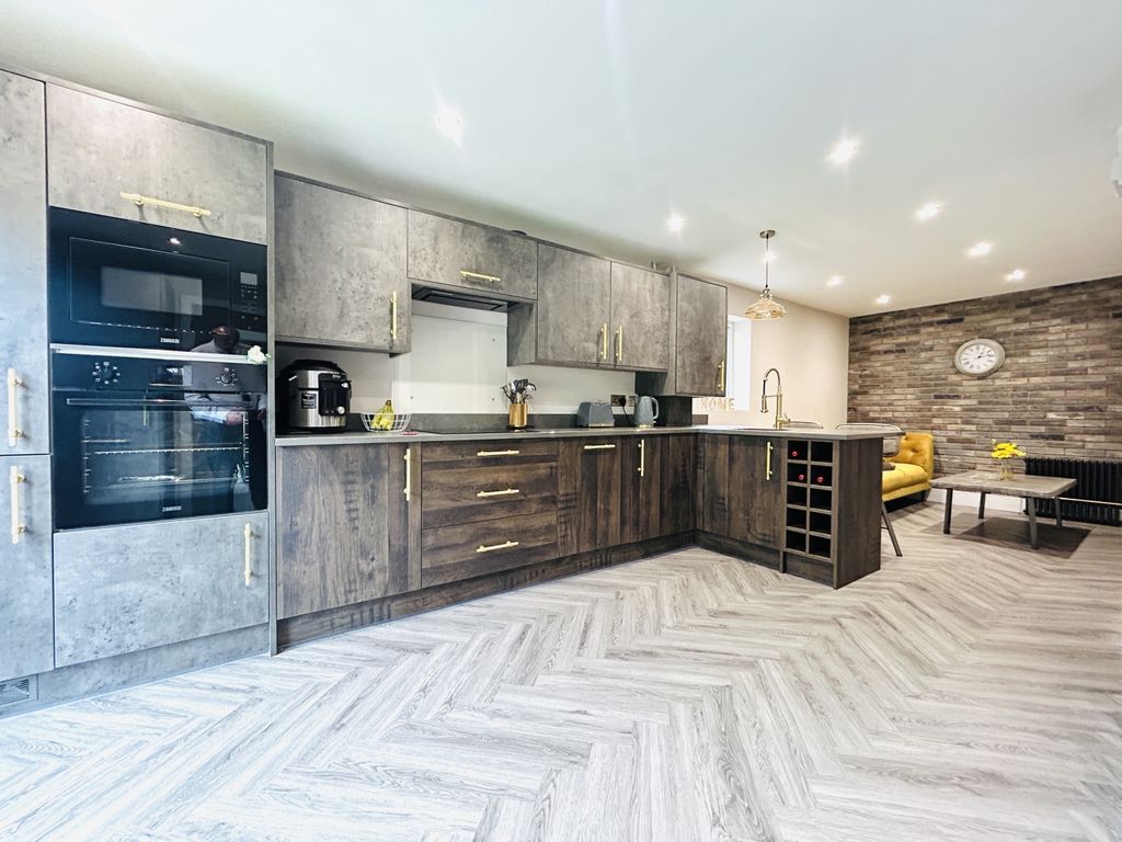 Property photo 3 of 22 Img_9075