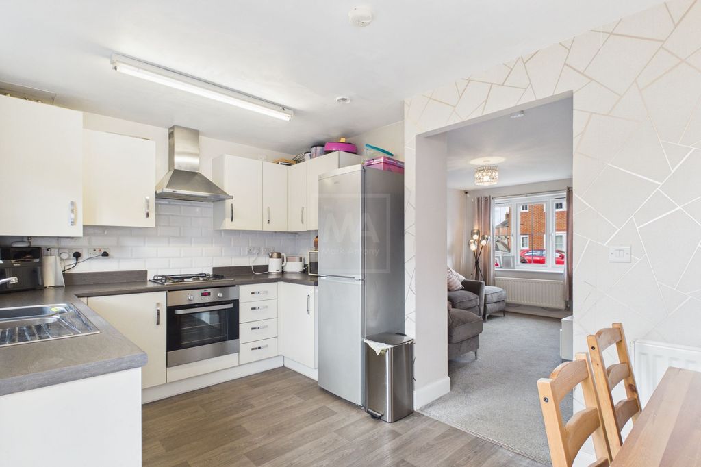 Property photo 3 of 14 Kitchen Diner
