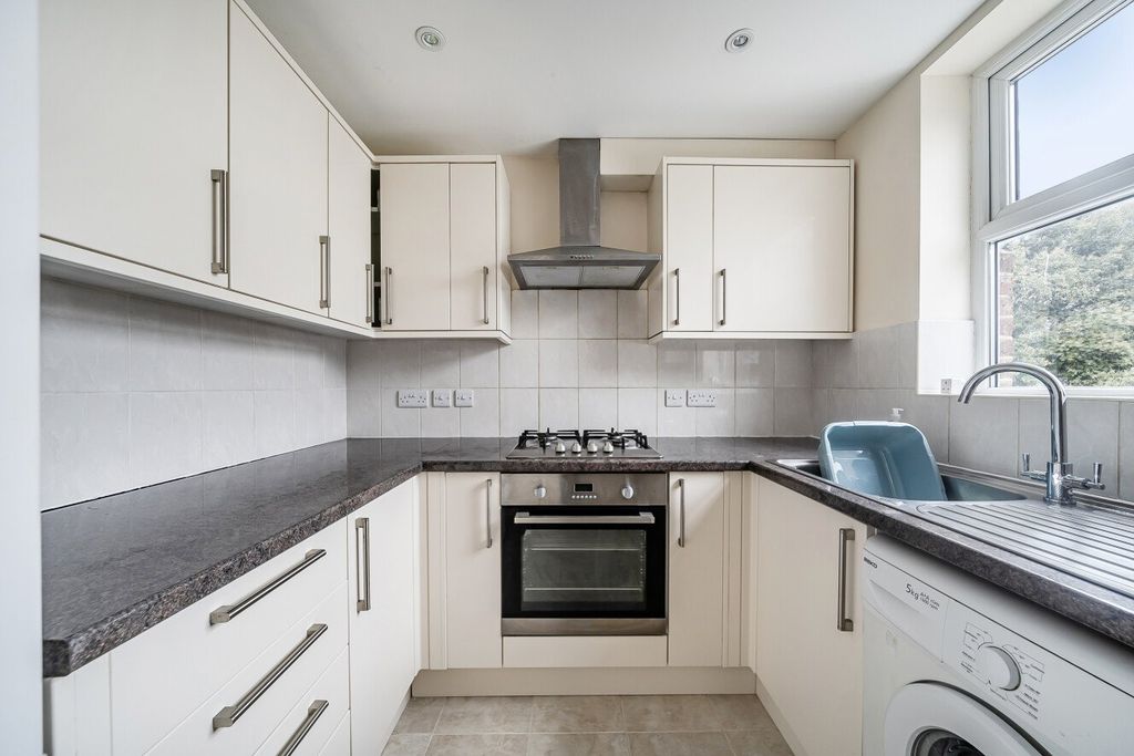 Property photo 2 of 12 Picture No. 04