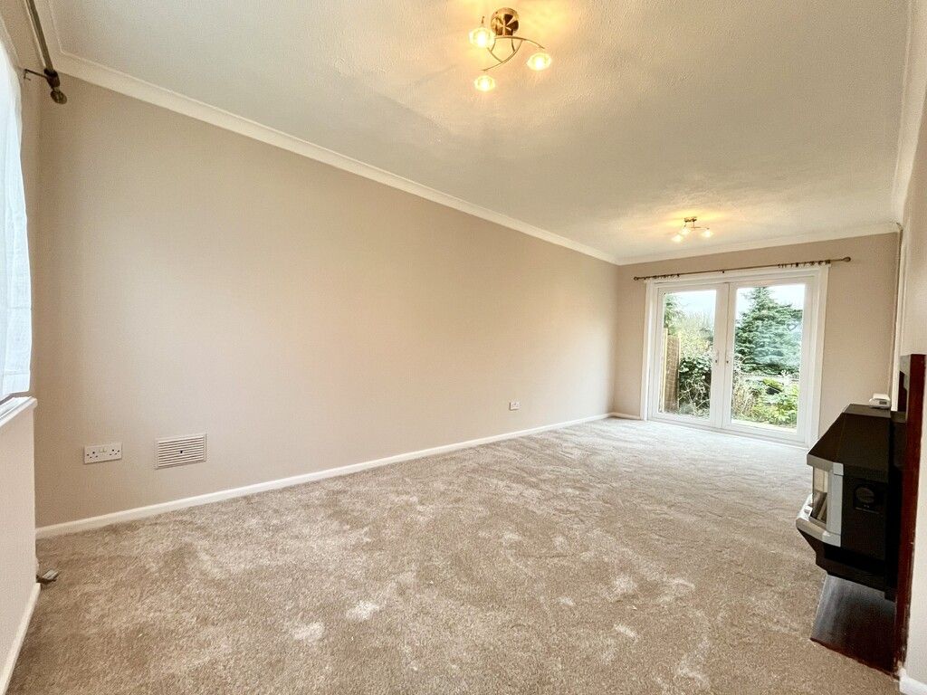 Property photo 3 of 14 Living Room
