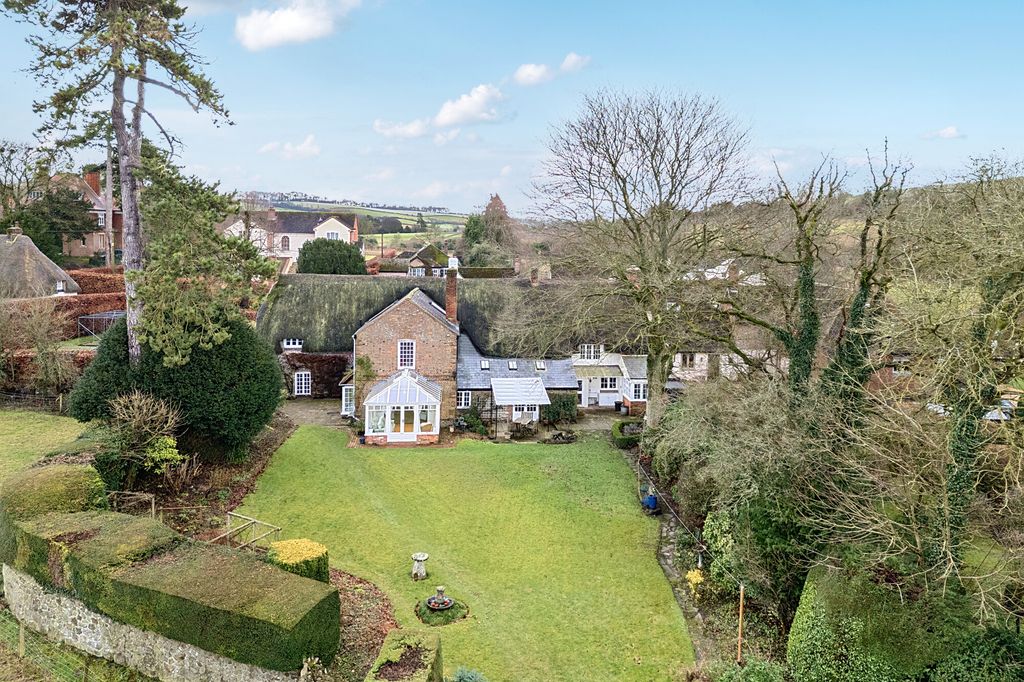 Property photo 3 of 33