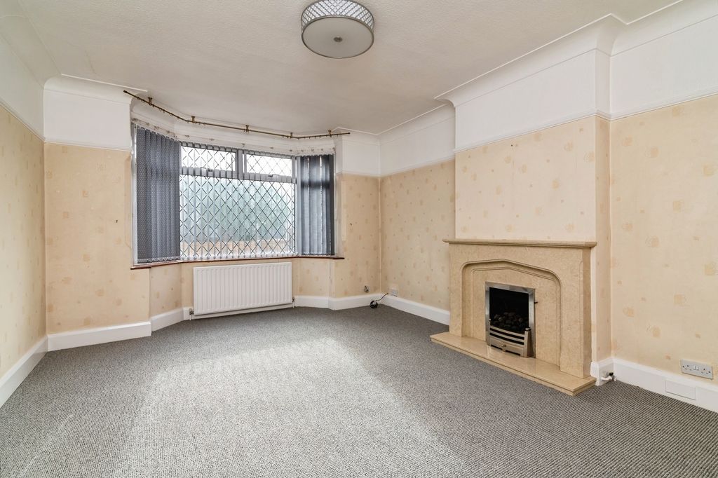 Property photo 2 of 18 Photo