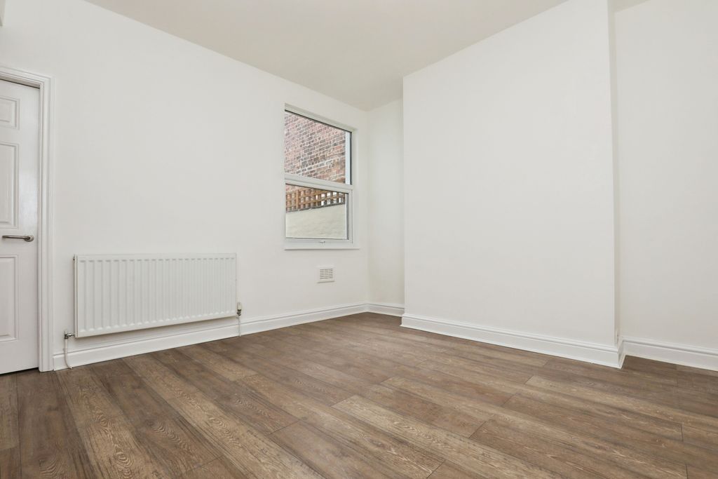 Property photo 3 of 15 Dining Room