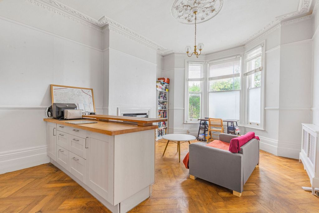 Property photo 2 of 7 Photo 2